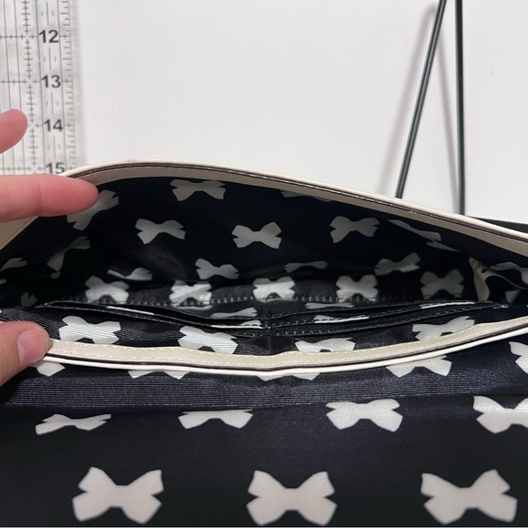 Kate Spade Keira Chelsea Park Cream Leather Clutch Black Bow - Picture 12 of 13